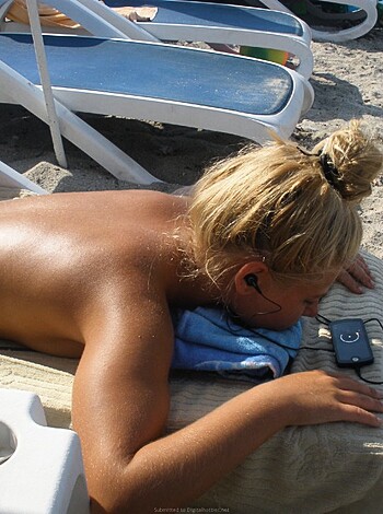 Horny Girls on Vacation - Verena - Photo 24