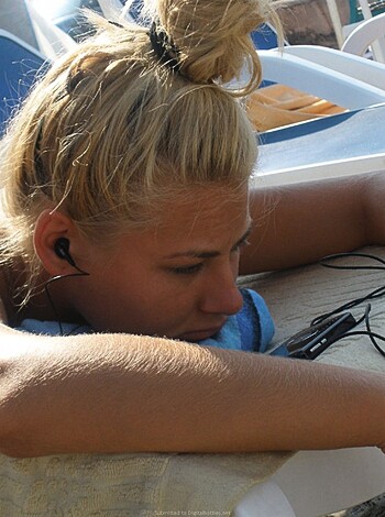 Horny Girls on Vacation - Verena - Photo 25