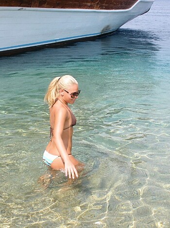Horny Girls on Vacation - Verena - Photo 27