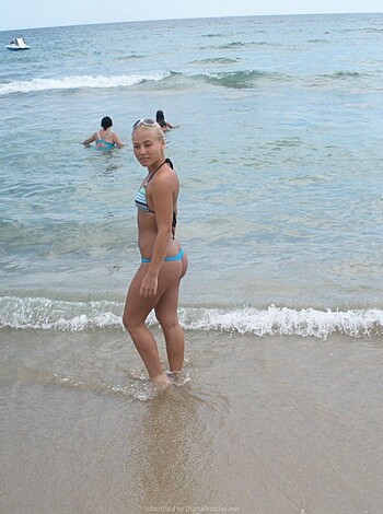 Horny Girls on Vacation - Verena - Photo 40