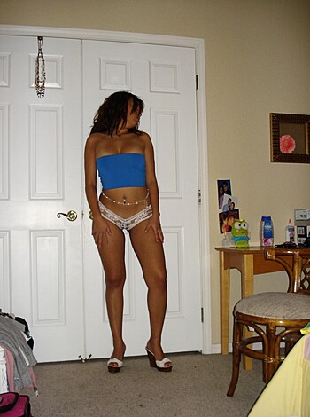 Horny Girls on Vacation - Conchita - Photo 5