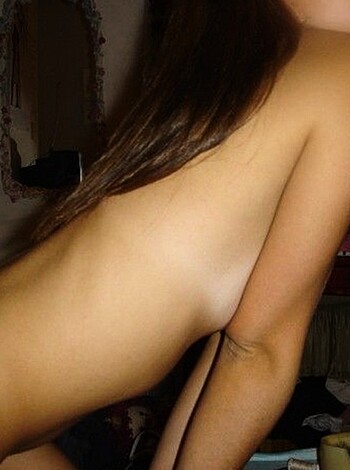 Tanned German brunette - Photo 2
