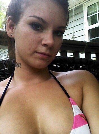Stupid Bitch - Photo 1