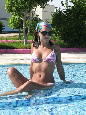 Perfect body nude and topless on beach vacations - Photo 16