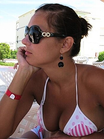 Perfect body nude and topless on beach vacations - Photo 26