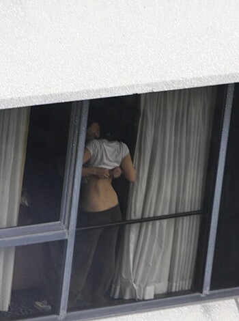Voyeur - Window View - Photo 9