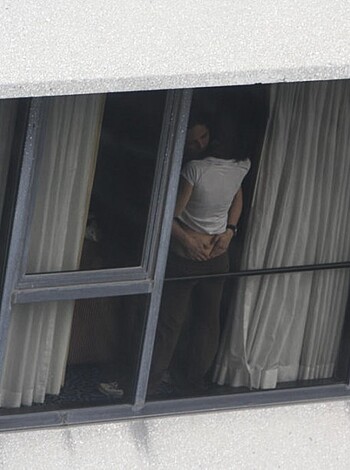 Voyeur - Window View - Photo 8