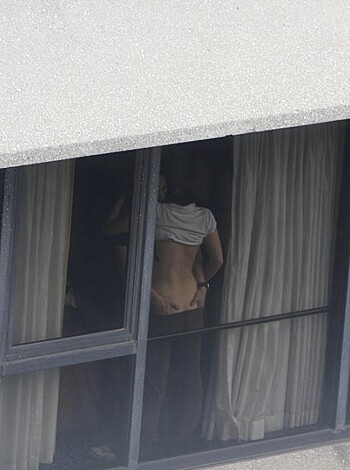 Voyeur - Window View - Photo 10