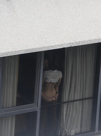 Voyeur - Window View - Photo 11