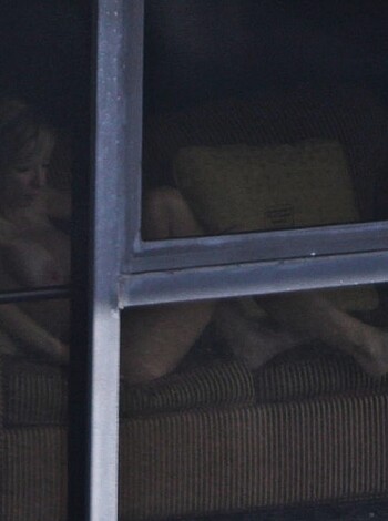 Voyeur - Window View - Photo 22