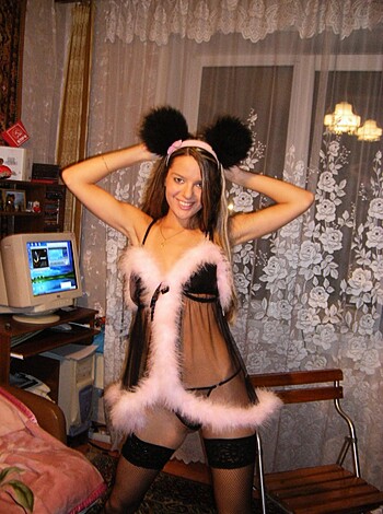 Cute and Sexy Amateur Babe 20 - Photo 28