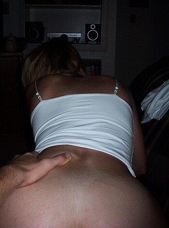 Nice Blonde Girlfriend Fucks  - Photo 8