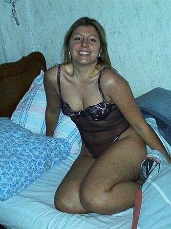 Horny Amateur Blonde shows her Cunt  - Photo 13