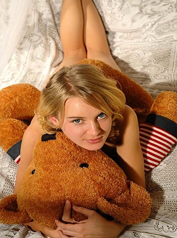 Blonde girl and her hairy pussy - Photo 12