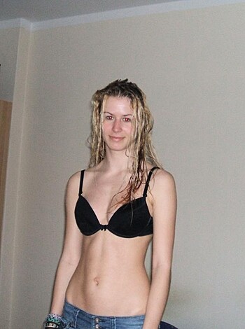 Blonde Amateur Teen Babe 3 - Photo 7