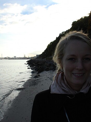 Blonde Amateur Babe 20 - Photo 20