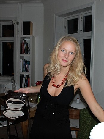 Blonde Amateur Babe 20 - Photo 21