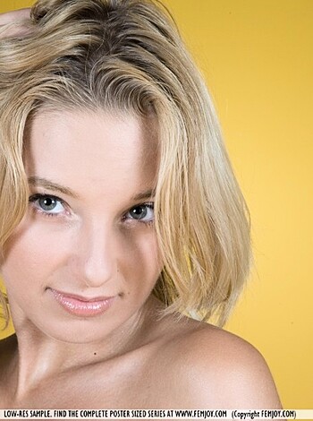 Sarah - Photo 2