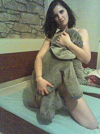Sexy Babe posing 2 - Photo 26