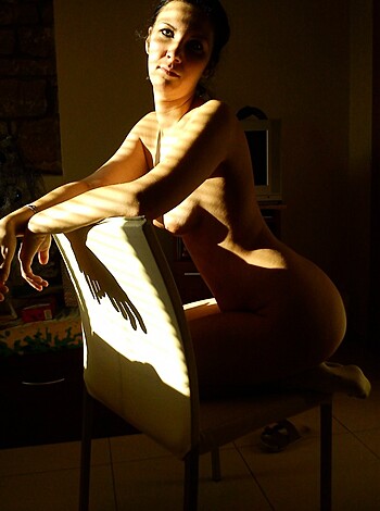 Sexy Babe posing 2 - Photo 45