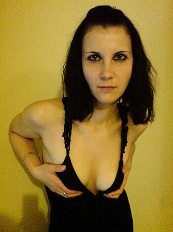Sexy Babe posing 2 - Photo 111