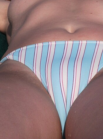 Best Cameltoe Bikini on the beach - Photo 32