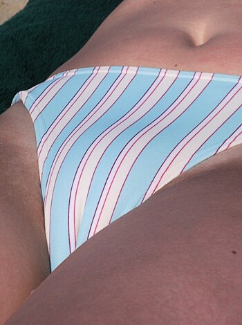 Best Cameltoe Bikini on the beach - Photo 33