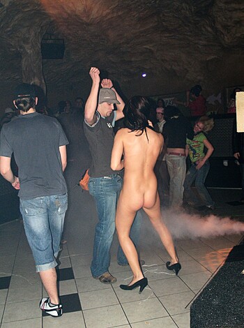 Naked ad disco - Photo 14