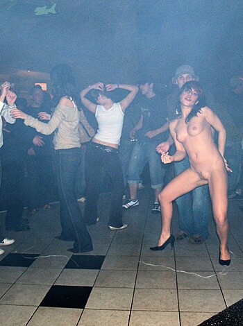 Naked ad disco - Photo 22