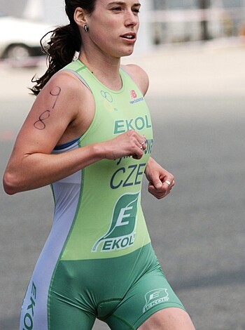 "Green-and-white clad broad sprinting like the fucking Flash down the goddamn road, with her tits jiggling and breath heaving!"