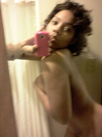 Black slut - stolen photos - Photo 26