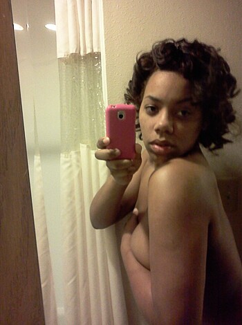 Black slut - stolen photos - Photo 27