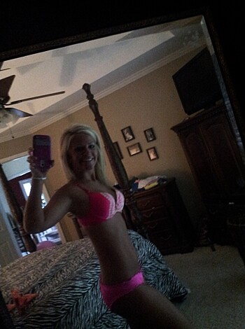Naughty Mom Brittney Welch - Photo 7
