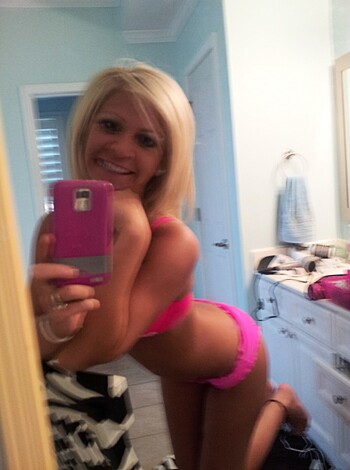 Naughty Mom Brittney Welch - Photo 11