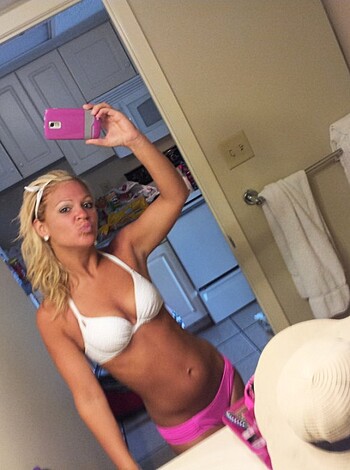 Naughty Mom Brittney Welch - Photo 16