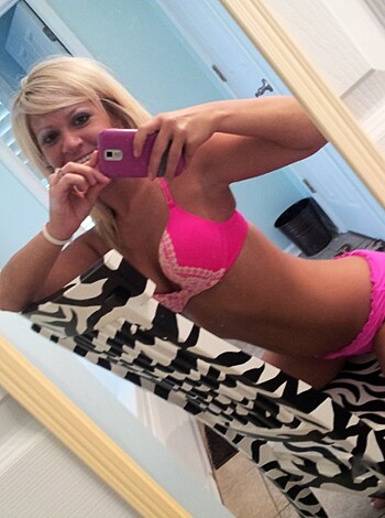 Naughty Mom Brittney Welch - Photo 13