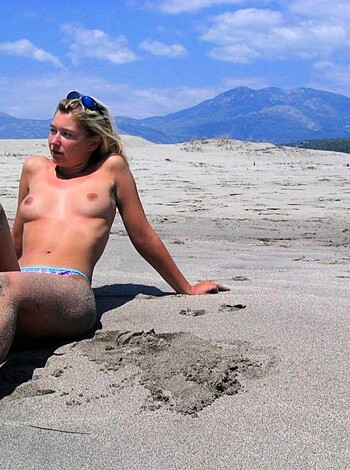 Blonde Girlfriend on Vacation 3 - Photo 16