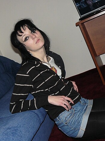 Sexy Amateur Hottie posing 20 - Photo 16
