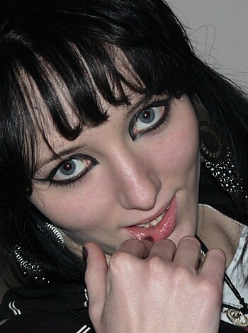 Sexy Amateur Hottie posing 20 - Photo 20
