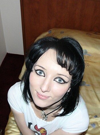 Sexy Amateur Hottie posing 20 - Photo 26