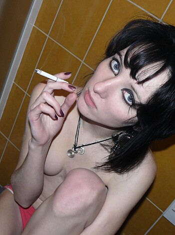 Sexy Amateur Hottie posing 20 - Photo 27