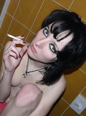 Sexy Amateur Hottie posing 20 - Photo 28