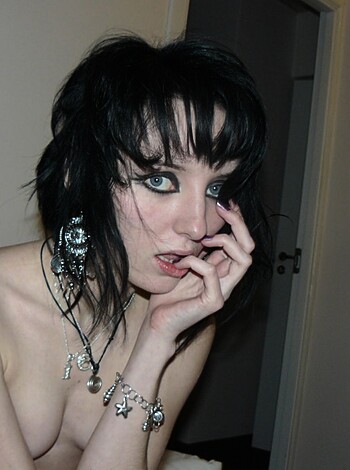 Sexy Amateur Hottie posing 20 - Photo 93