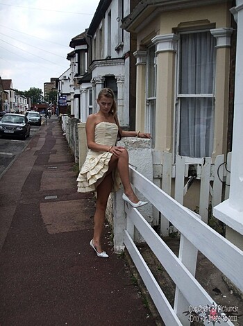 Hot Blonde Babe 18 - Photo 25