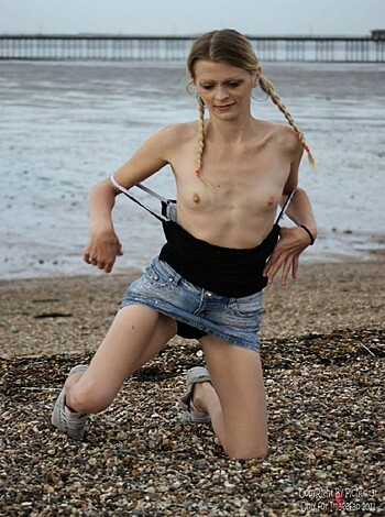 Hot Blonde Babe 18 - Photo 38