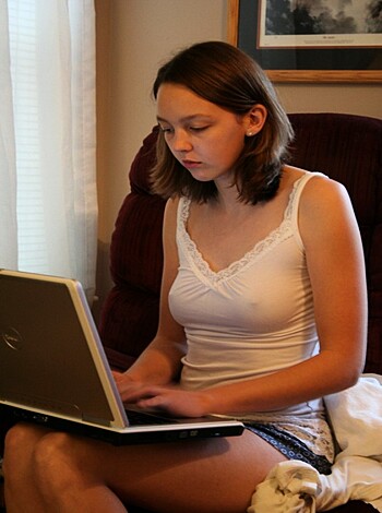 home made picts of a cute girl - Photo 9