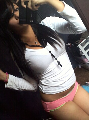 Adriana Perez  - Photo 9