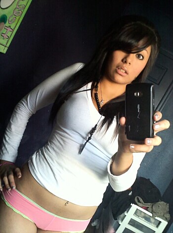 Adriana Perez  - Photo 24