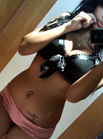 Adriana Perez  - Photo 28