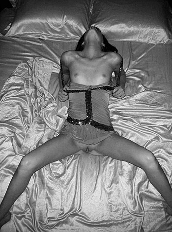 she loves to showoff her body - Photo 45